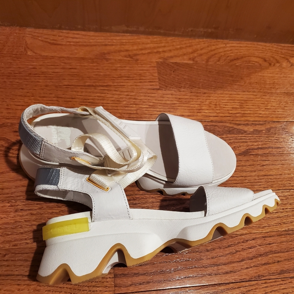 Sorel Kinetic Impact Sandals - Picture 6 of 8